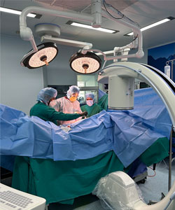 Work In Action with Dr Supreet Bajwa, Hip & Knee Replacement Surgeon, Mumbai, India